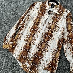 Women button up blouse.